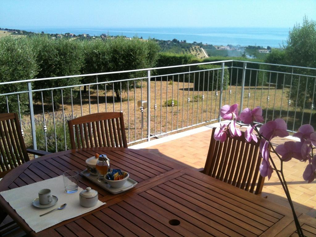 B&B L'Infinito Civitanova Alta Екстер'єр фото
